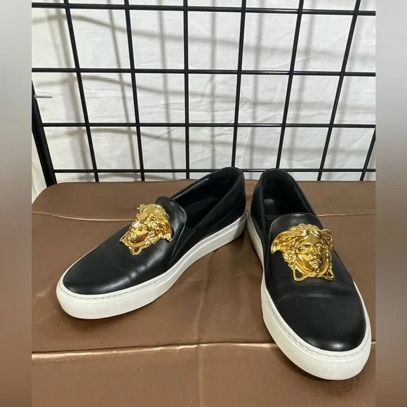 VERSACE 25SS メドゥーサ グレカ エンボッシング スリッパ Versace | Shoes | Versace Palazzo Medusa Slipon Sneakers